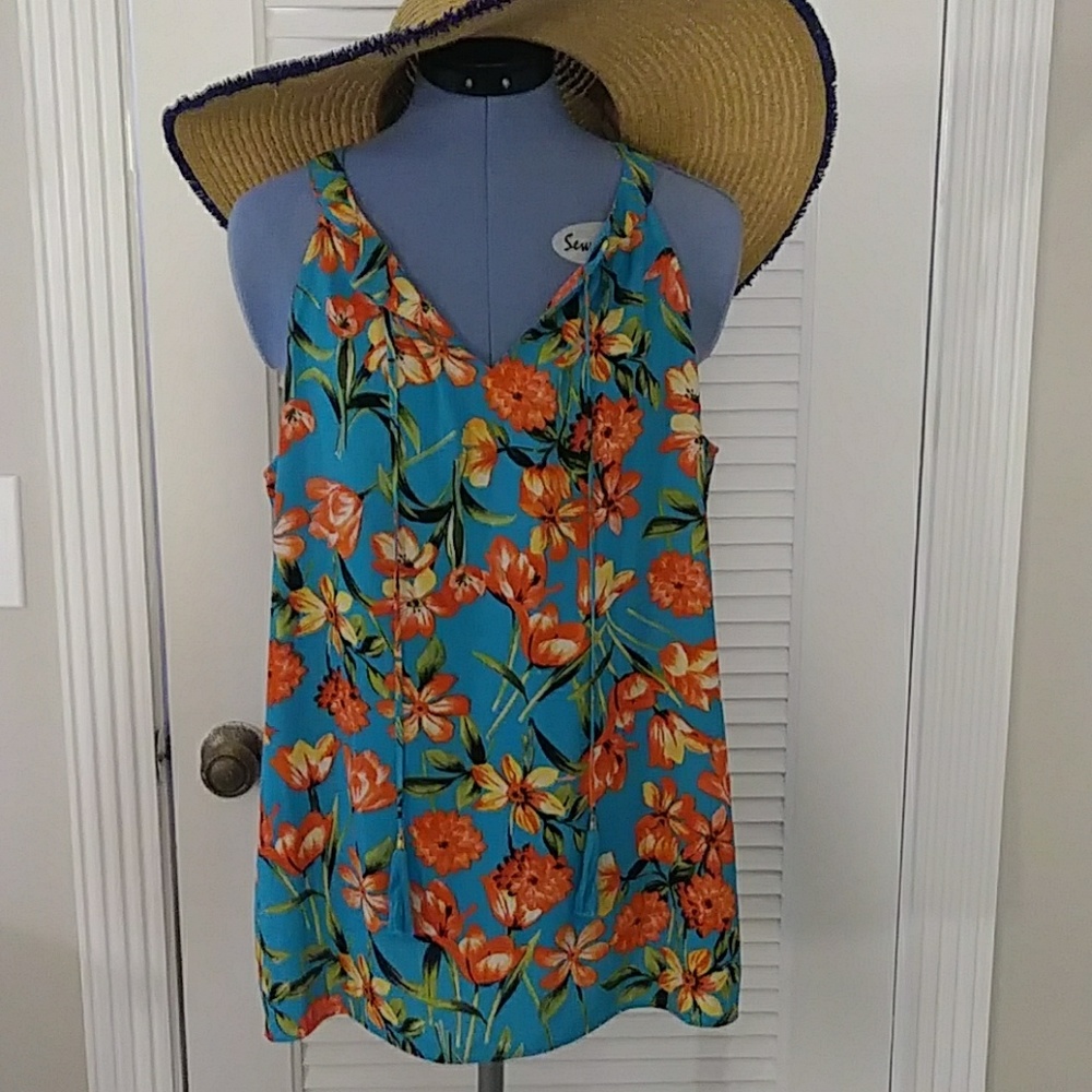 Sleeveless tropical blouse